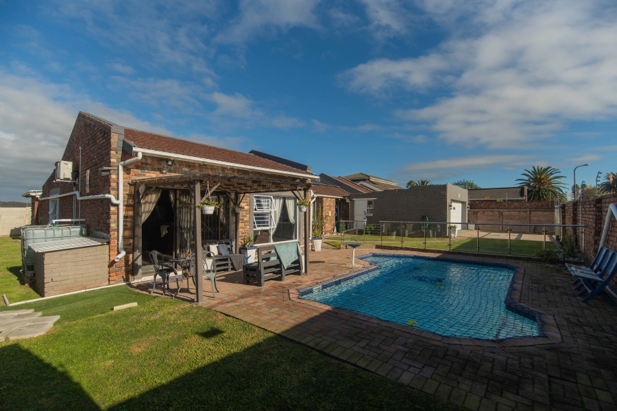 6 Bedroom Property for Sale in Sherwood Eastern Cape